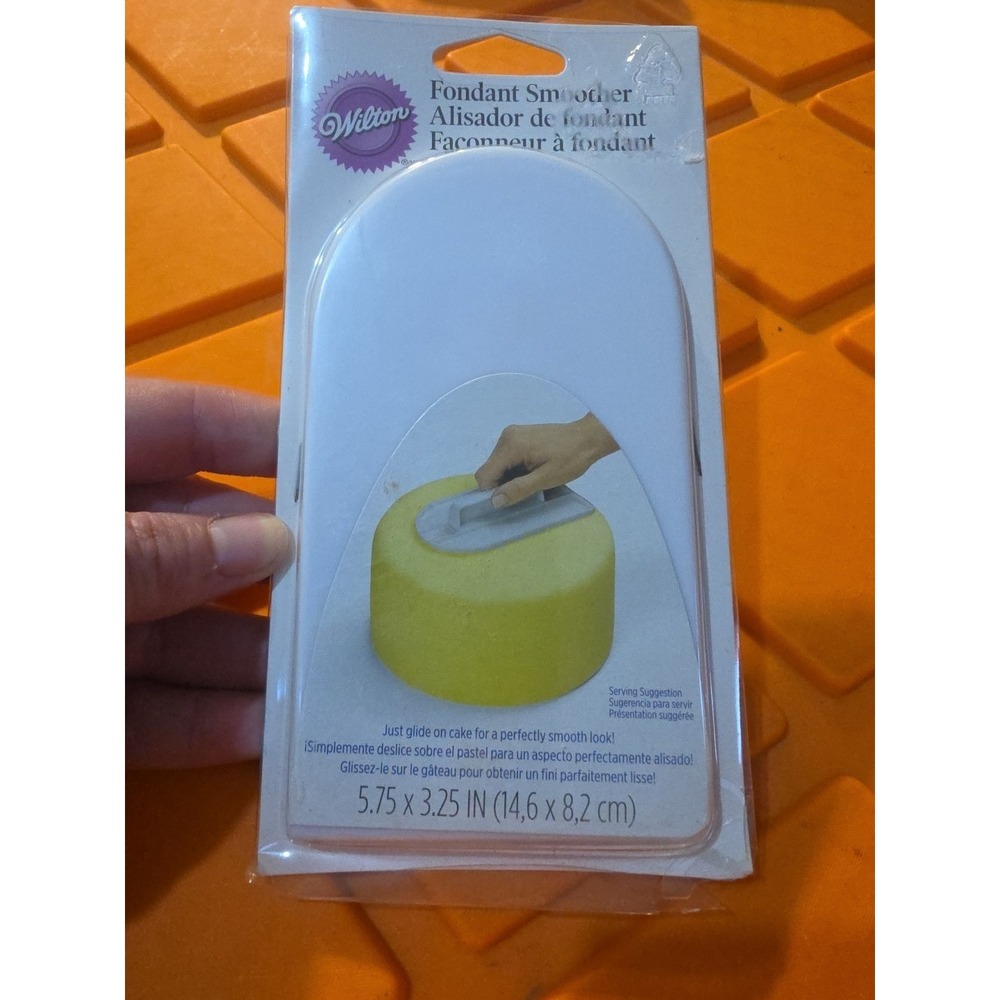 NEW WILTON FONDANT ICING SMOOTHER DECORATING BAKING